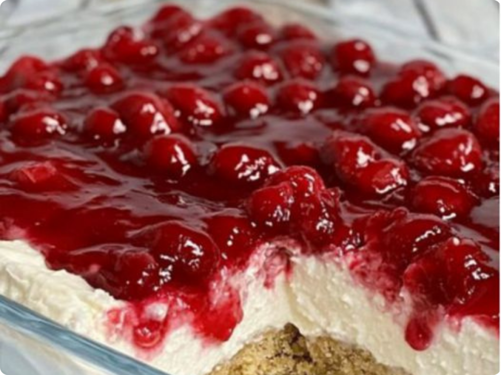 Creamy Cherry Delight Dessert: Easy No-Bake Recipe